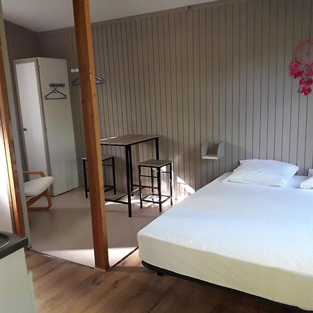 Camping Les Lavandes Darbres 外观 照片