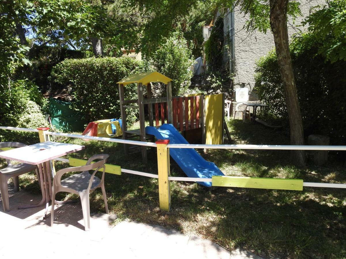 Camping Les Lavandes Darbres 外观 照片